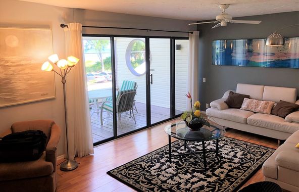 The Bird's Nest Vacation Rentals: 403 Gulf Dr S, Bradenton Beach, FL 34217